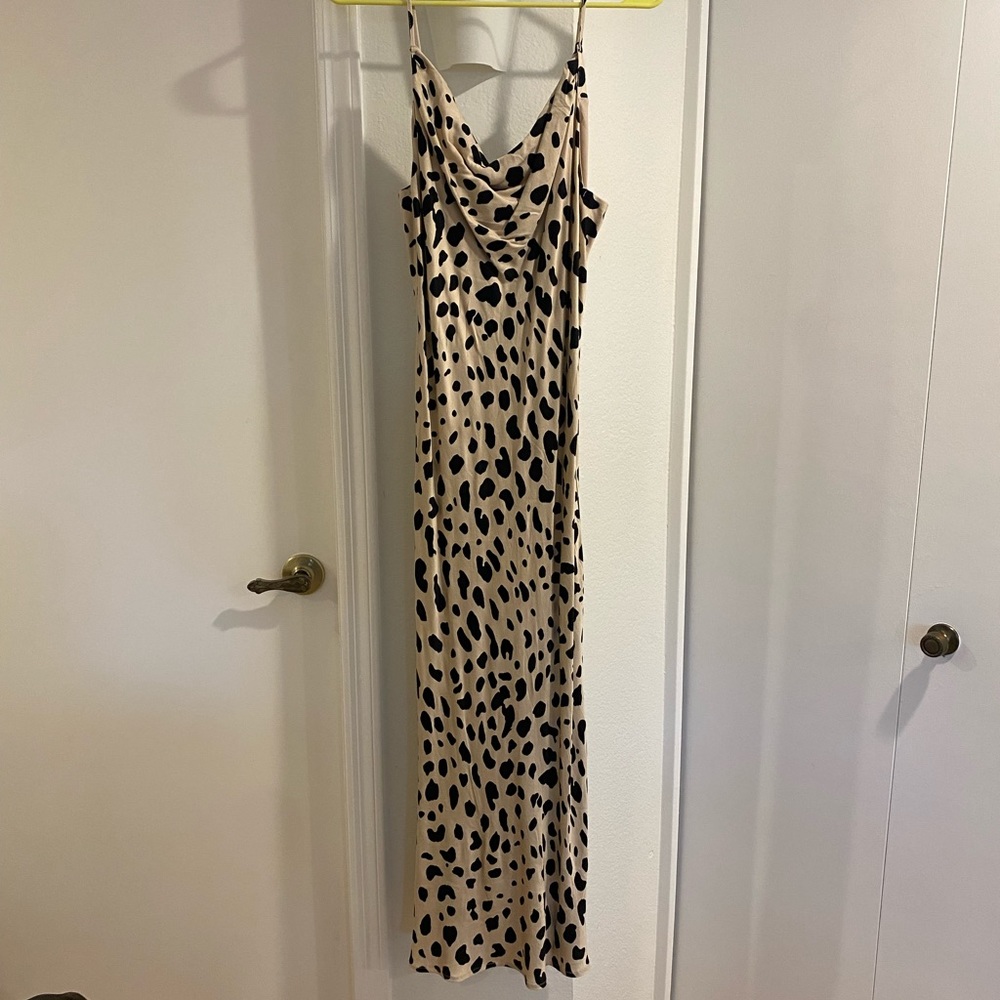 NWOT VICI Snow Leopard MIDI Dress Size Medium